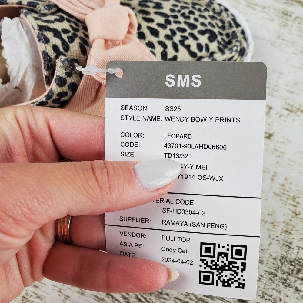 HEY DUDE Wendy Bow Print Kids Loafer Shoes Sz 13 C13 Leopard White Round Toe